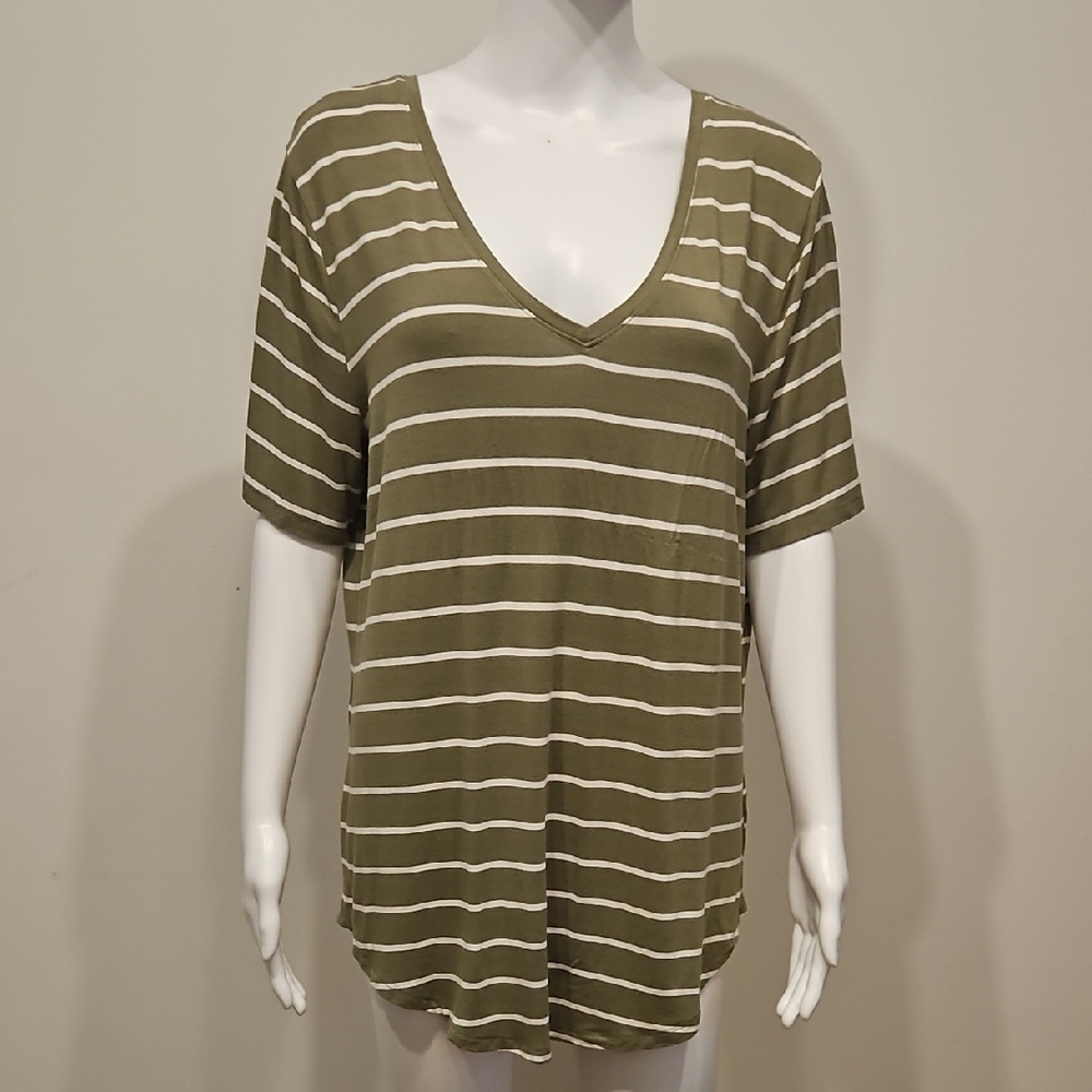 Old Navy Green & White Striped Flowy T-shirt